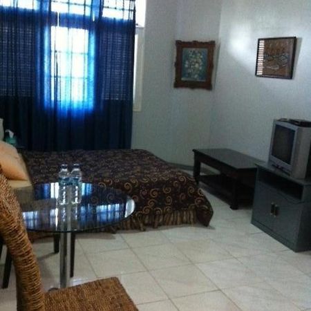 Bangka Bed And Breakfast จาการ์ตา ภายนอก รูปภาพ