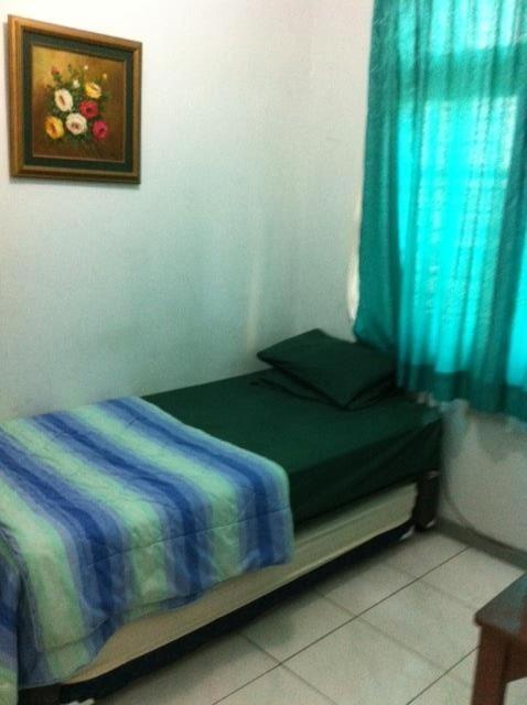 Bangka Bed And Breakfast จาการ์ตา ภายนอก รูปภาพ